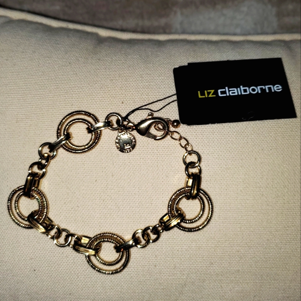 NWT Liz Claiborne Gold Hoop Link Chain Bracelet